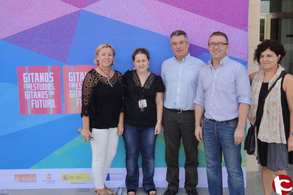 El Instituto Alicantino Pedro Herrero ha acogido el I Encuentro Autonómico de Familias Gitanas