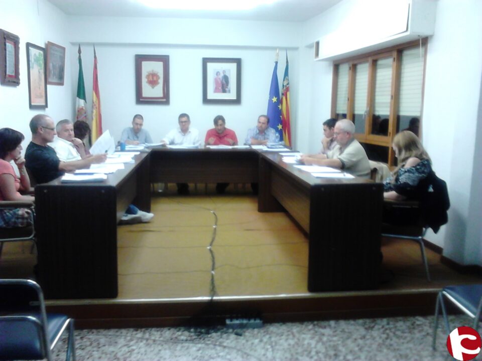 Unanimidad de los grupos políticos pidiendo que Agroseguro rectifique y el alcalde participa en una reunión comarcal con la Conselleria