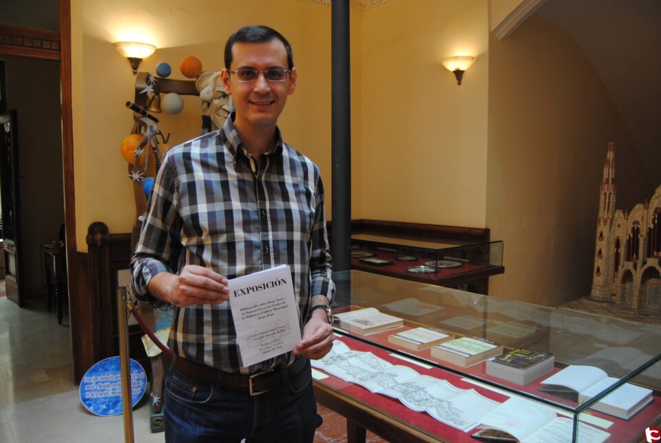 Cultura inaugura una exposición con más de setenta libros y artículos sobre Jorge Juan y la Ilustración