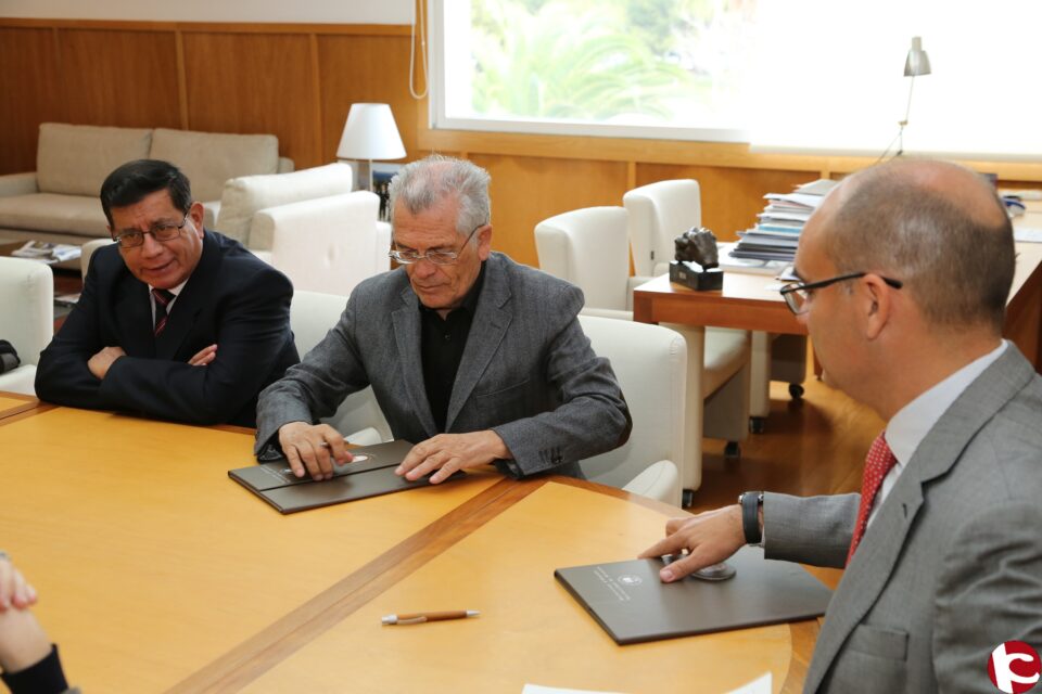 La Universidad de Alicante formará doctores ecuatorianos en investigación educativaLa Universidad de Alicante formará doctores ecuatorianos en investigación educativa