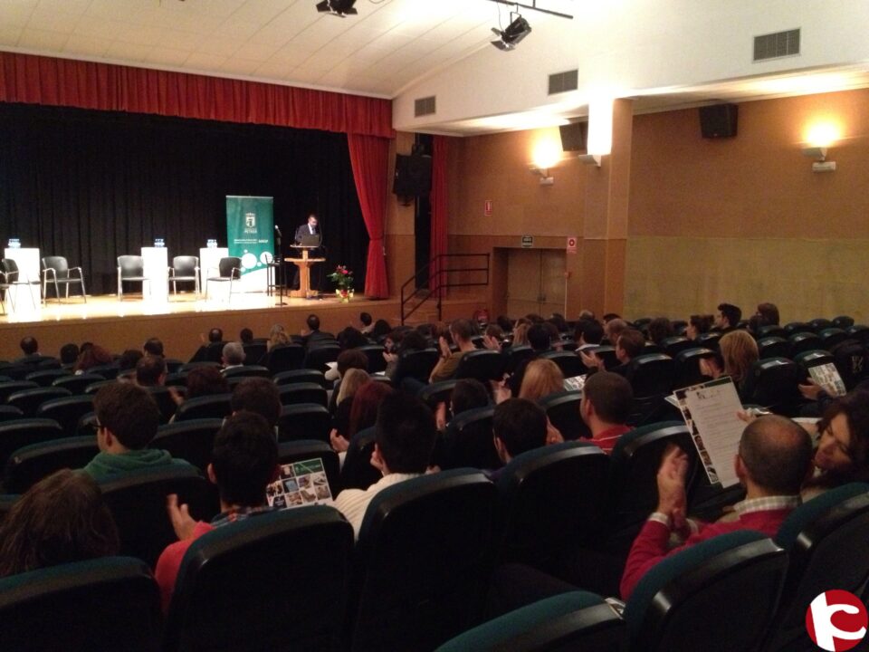 La ADESP ofrece un programa de empleo y otro de formación remunerados para 2014