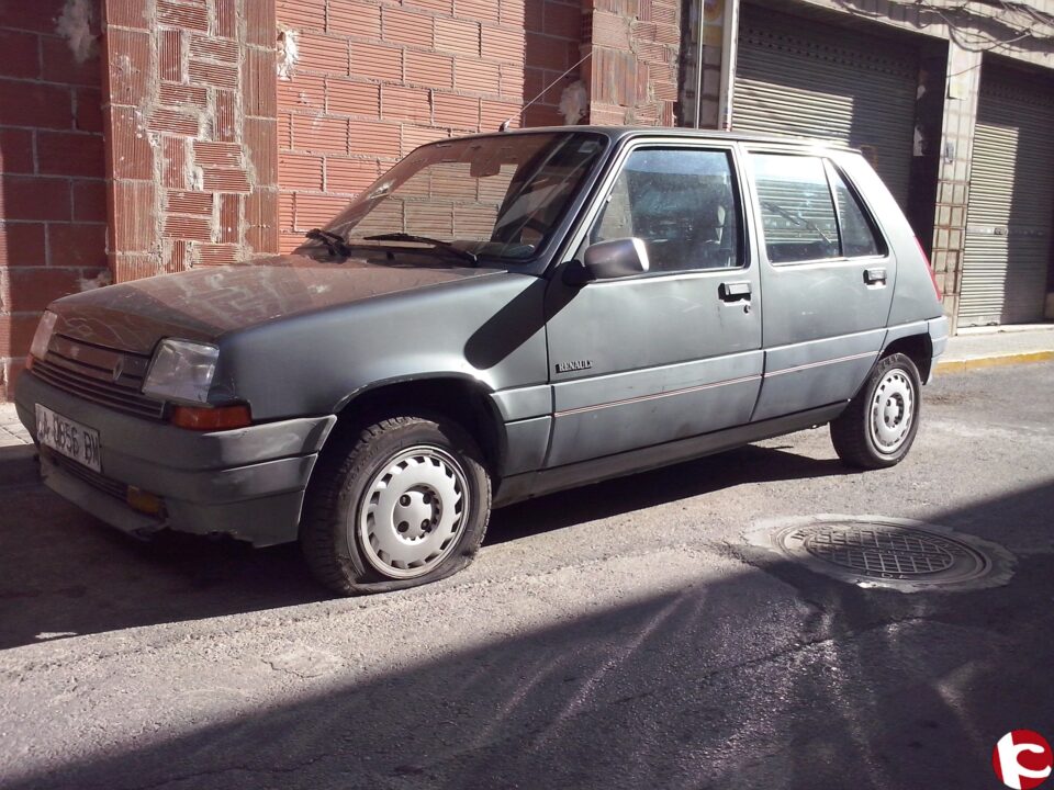 Acto vandálico al edil de UPyD del Ayuntamiento de Elda.