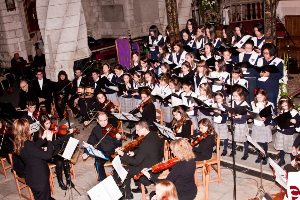 El próximo domingo 15 de diciembre a las 20:00 en la Iglesia Arciprestal de Santiago de Villena tendrá lugar el tradicional concierto de villancicos