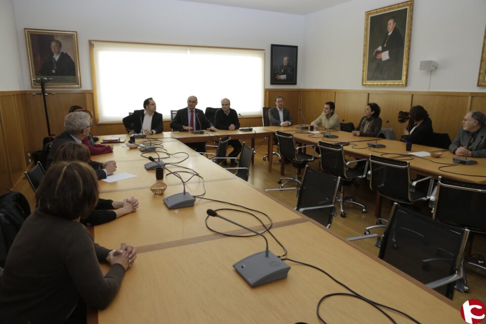 Villena se incorpora a los Emblemes de les nostres Seus de la UA con tres reproducciones del tesoro