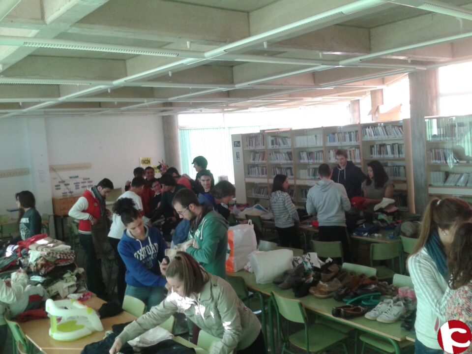 Nota de prensa 22-12-2013: Campaña solidaria 2013 en el IES Valle de Elda