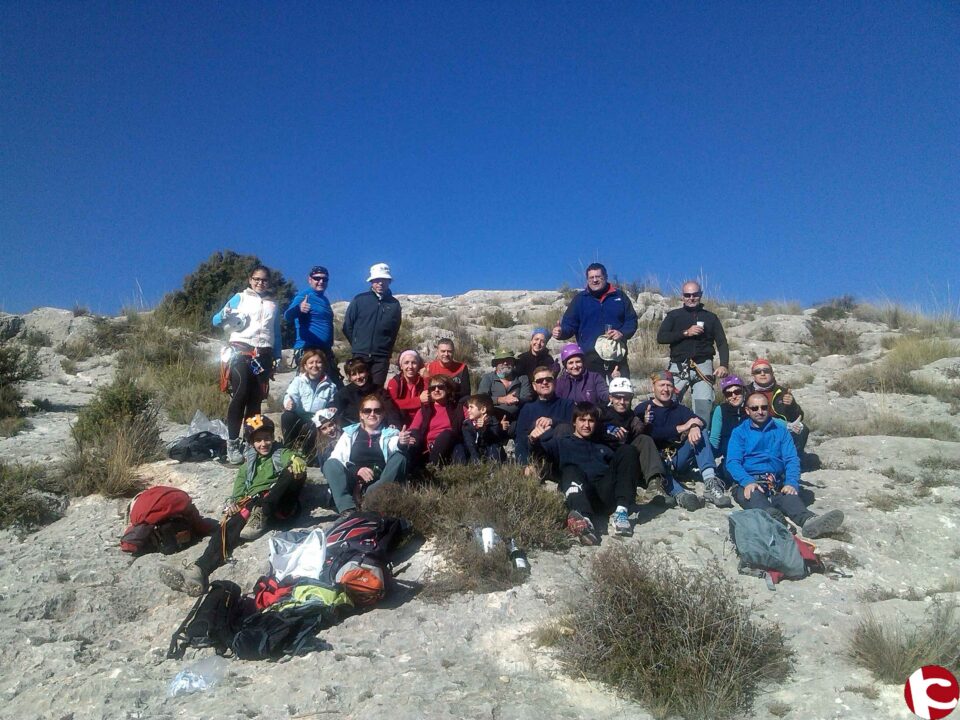 Brindis montañero para finalizar el año en la Ferrata de Villena