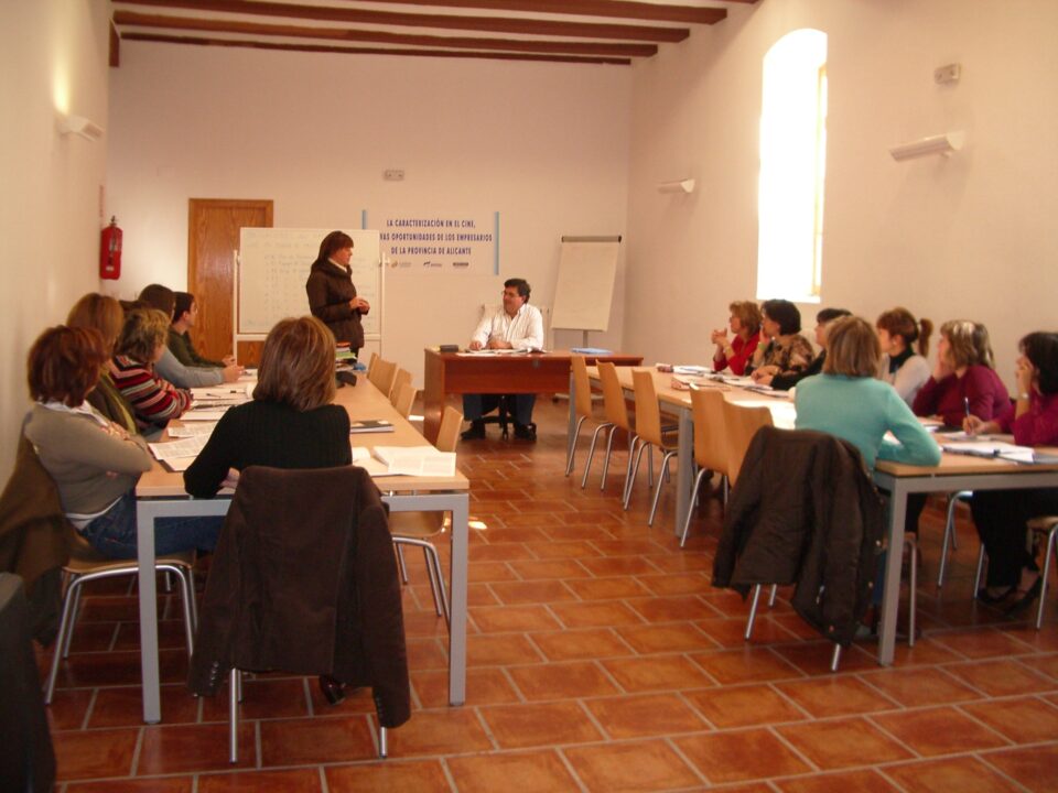 Éxito rotundo en la Jornada y Talleres COMPETIC en Biar