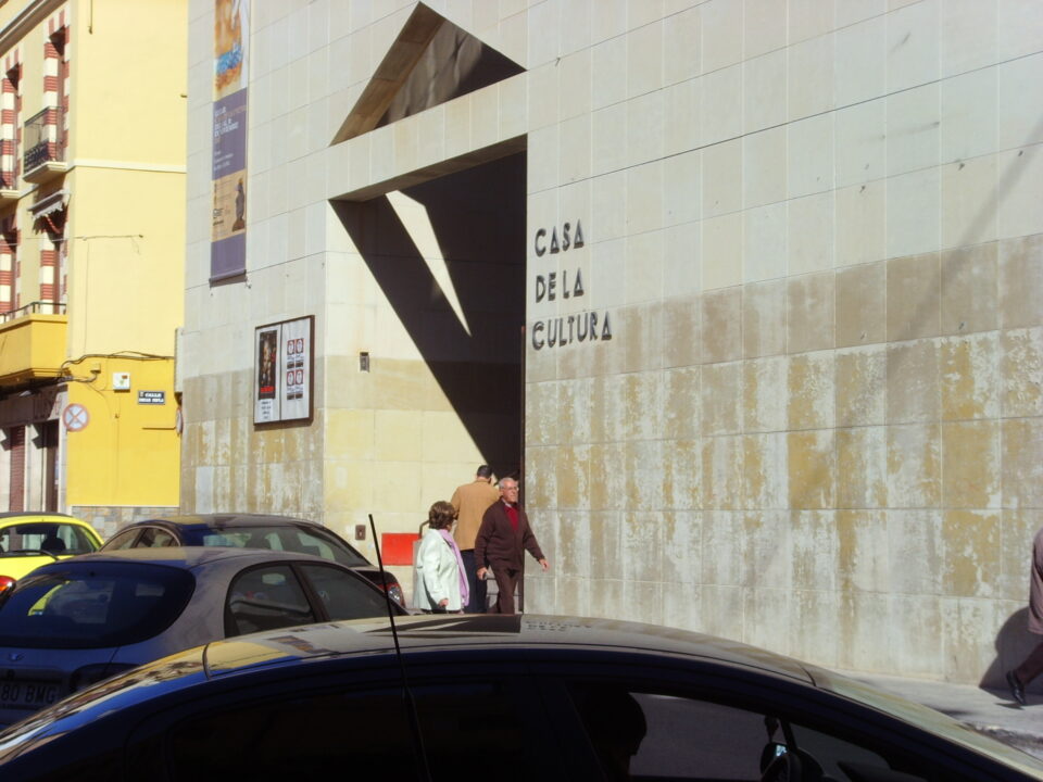 Detienen al autor que robaba durante la pasada madrugada en la Casa de Cultura