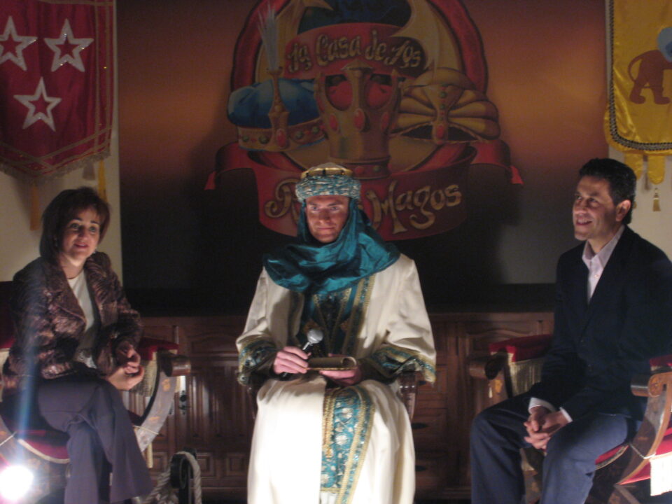 Primer paso para la Casa de los Reyes Magos en Ibi. El Buzón de los RRMM y la web son la primera toma de contacto con Sus Majestades