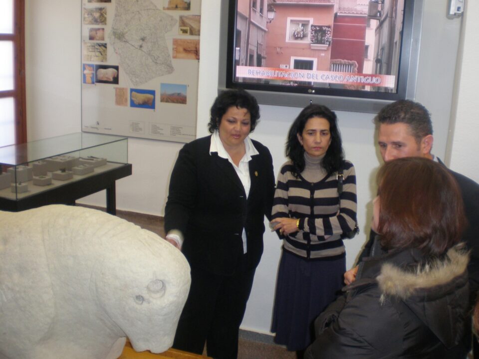 La Alcaldesa pide a la Consellera de Turismo