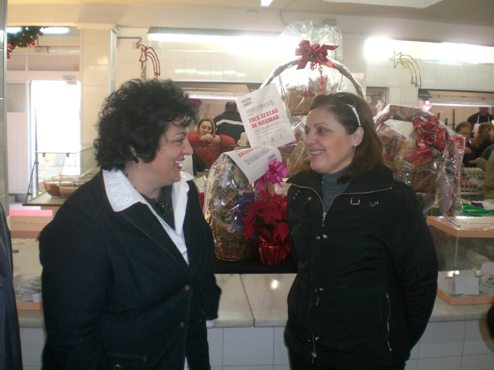 Decoración navideña en el Mercado municipal de Monforte