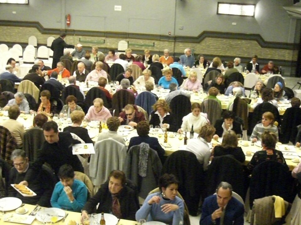 El alcalde y la concejala de Servicios Sociales acuden al encuentro-convivencia de personas mayores y/o dependientes