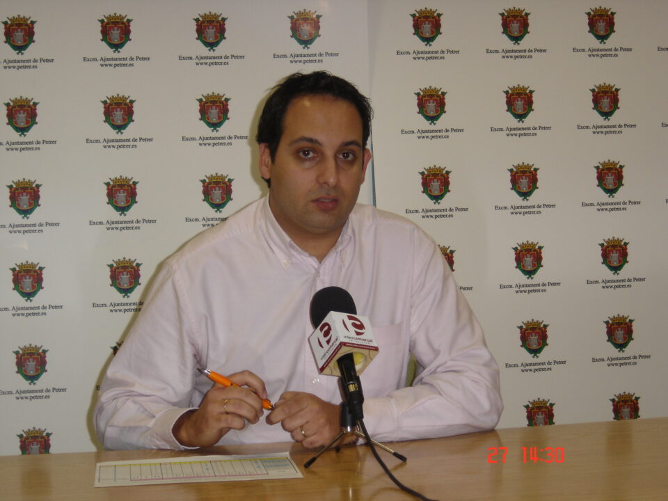 El concejal de Tráfico presenta los resultados de la campaña de control de alcoholemia e insiste en que alcohol y conducción no son compatibles