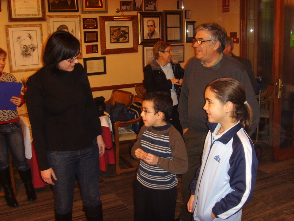 Ángeles Gisbert Tomás agraciada con 3.000  de la asociación de comerciantes