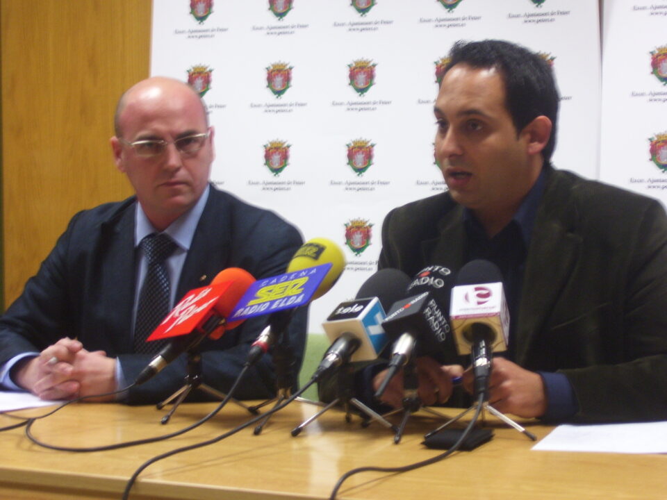 El concejal de Sanidad acusa a la portavoz socialista de intoxicar a la ciudadanía con información falsa sobre la demora de los centros de salud de Petrer