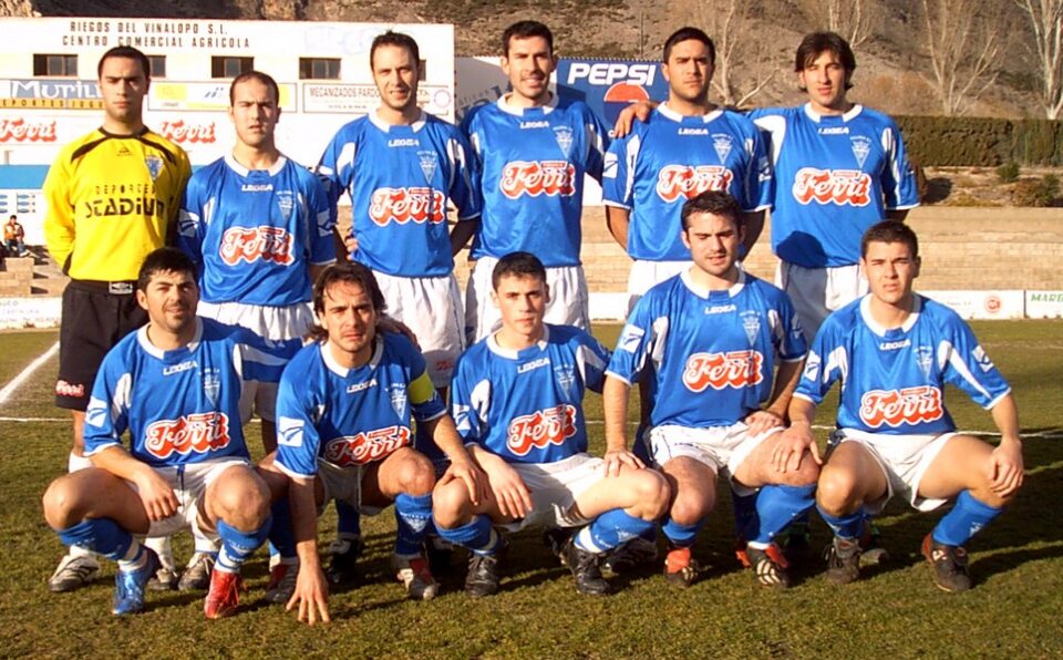 El Villena C.F. líder en solitario