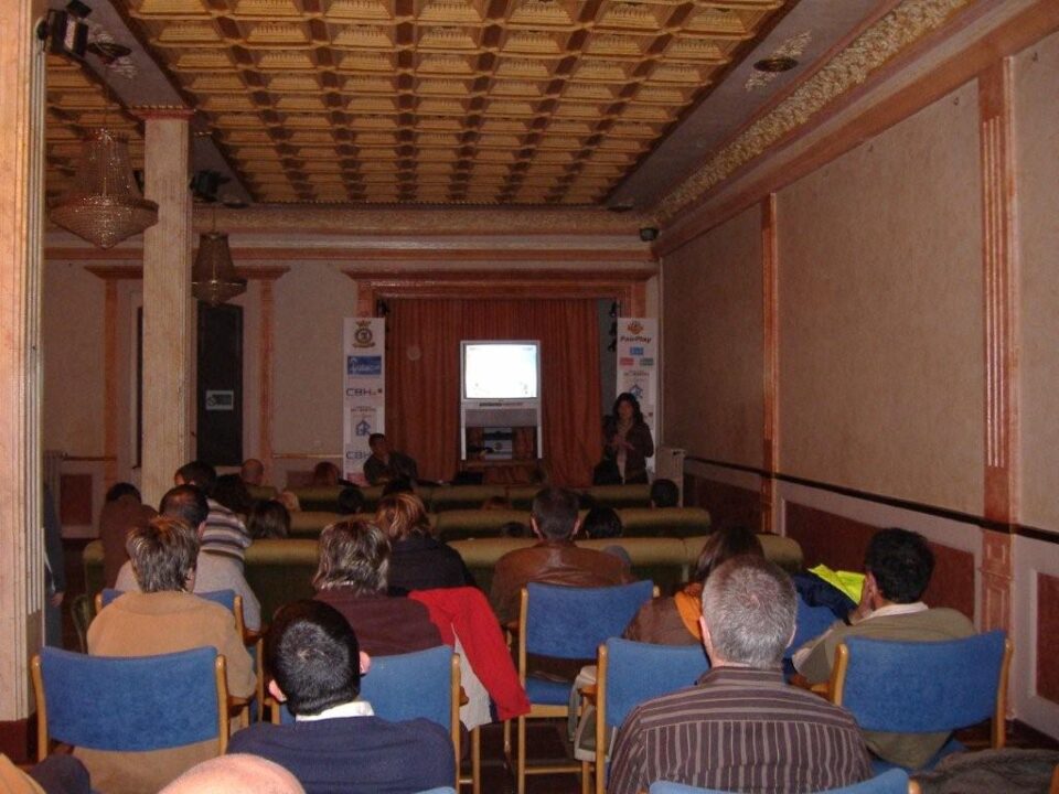 El pasado domingo se presentaba la equipación y composición de los equipos de la Sección de Tenis del CAMV para la temporada 2008