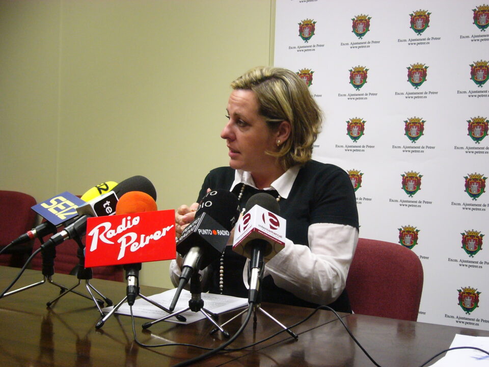 50 personas mayores de Petrer celebrarán el día de los enamorados en el Hogar Provincial