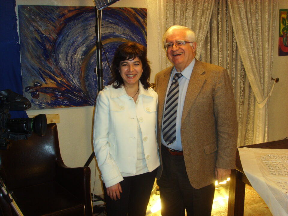 García Antón apela al diálogo para solucionar los déficits de agua. El conseller concede una entrevista a INTERCOMARCAL TV