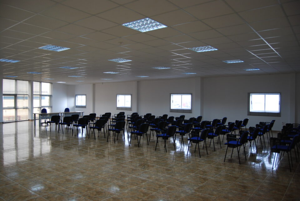 El Ayuntamiento cede las instalaciones del Vivero Industrial a la Entidad de Conservación del Polígono "El Rubial"