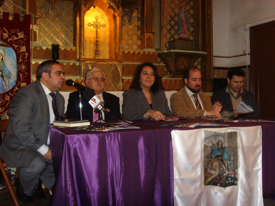 La Cofradía de El Perdón presenta su revista