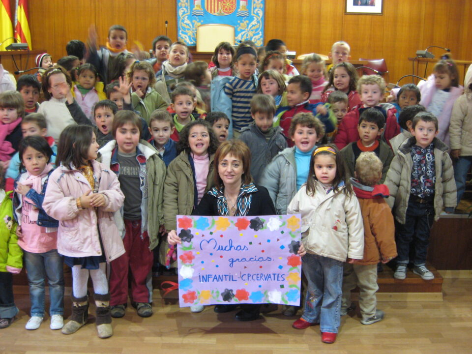 Escolares del Colegio Cervantes visitan el Ayuntamiento de Ibi