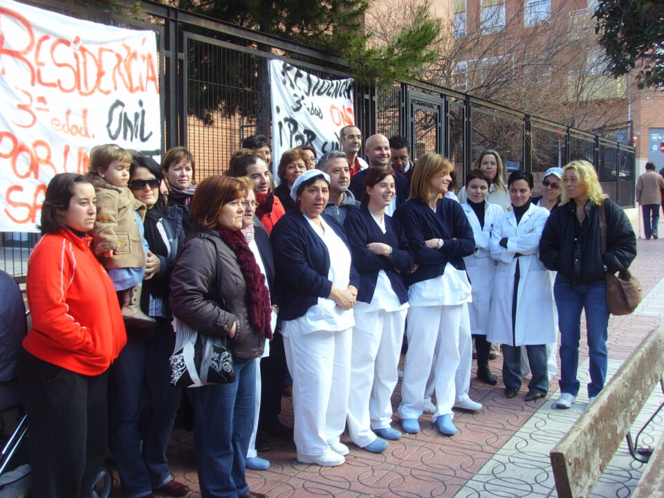 Los trabajadores de la residencia de ancianos de la tercera edad se movilizan para pedir acuerdo salarial
