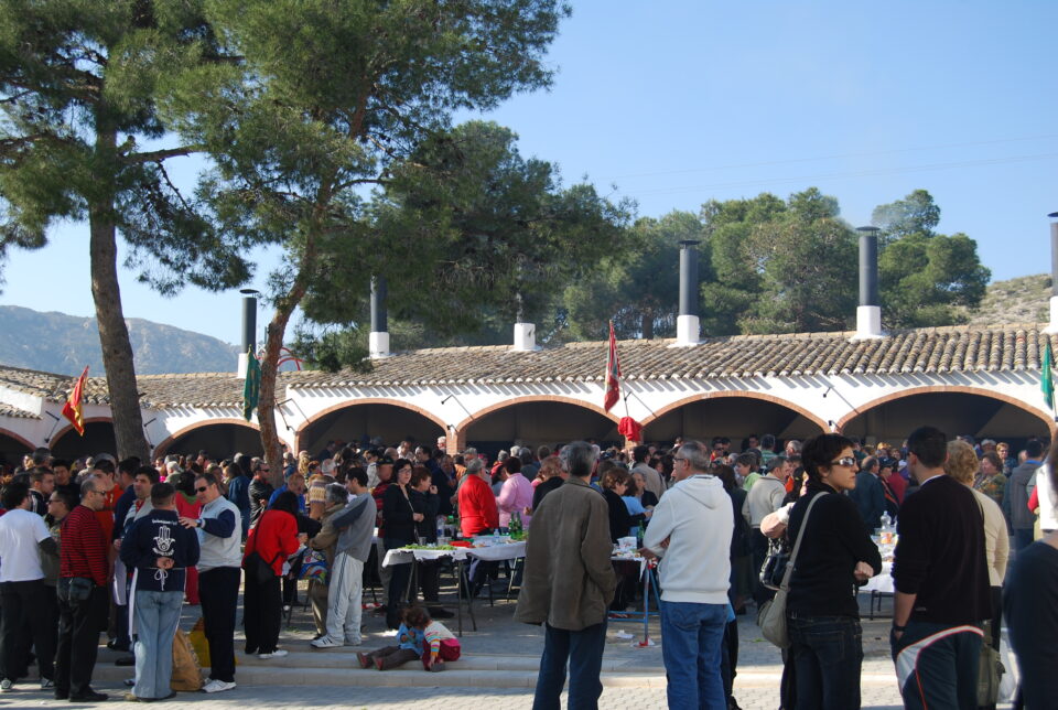 La ciudad celebra el Ecuador Festero a seis meses de sus Fiestas Patronales de Moros y Cristianos en honor a la Virgen de las Virtudes