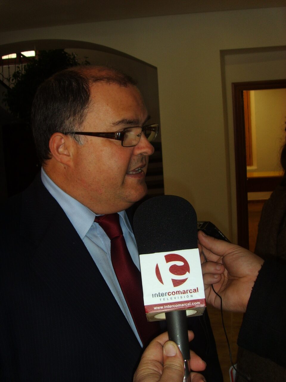 De Rosa alaba la colaboración entre el Consell y los Ayuntamientos para que los ciudadanos de la Comunitat puedan acceder a las nuevas tecnologías