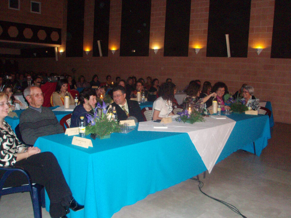 María Ruzafa Boix recibe el I Premio a la Mujer Romanera Trabajadora