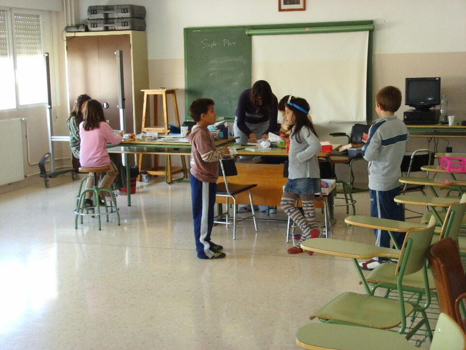 Los niños de Monforte del Cid disfrutan de los Monajuegos 2008 organizados por la concejalía de Juventud