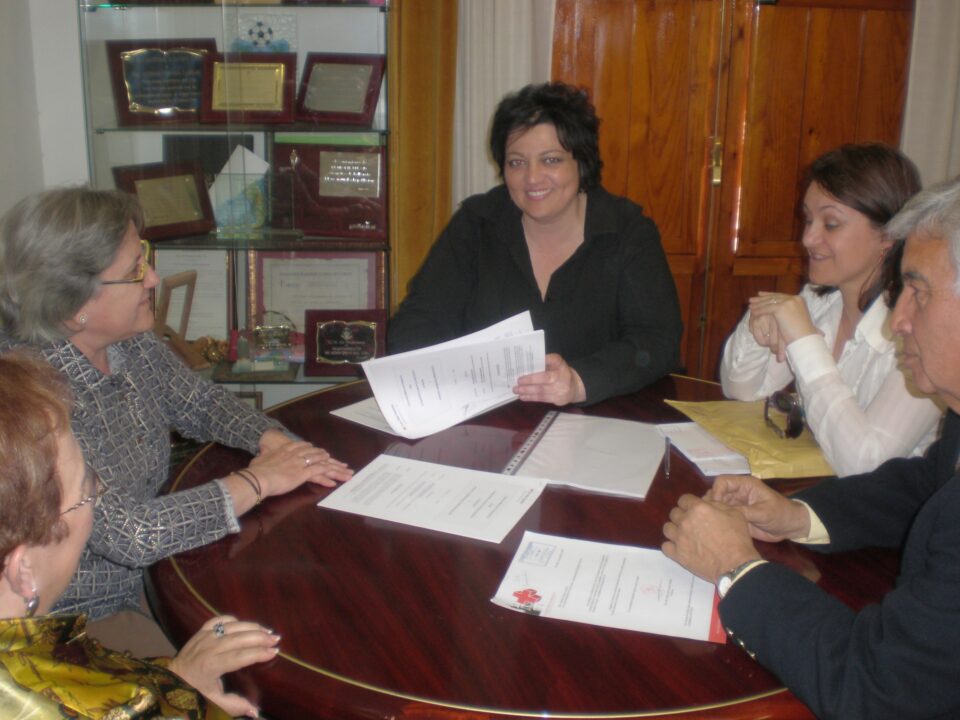 El Ayuntamiento de Monforte del Cid renueva el convenio con Cruz Roja