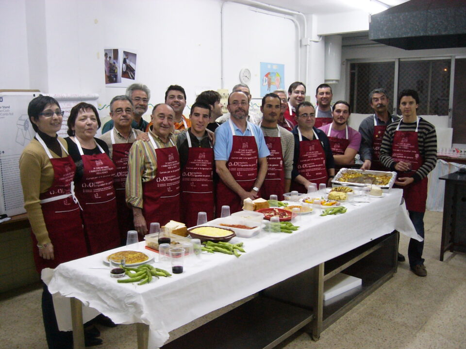 Un total de 23 participantes clausuran el IV Taller de cocina y habilidades domésticas para hombres 2008