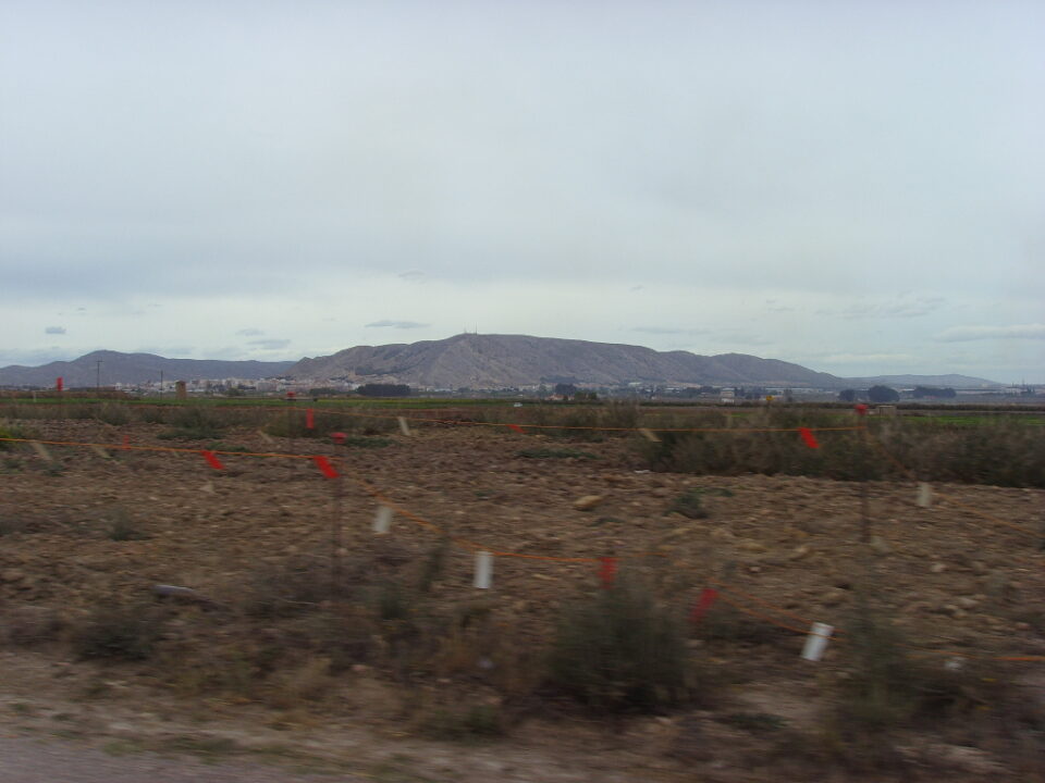 Cultura solicita a Consellería y Adif permisos para trabajar con tranquilidad en los restos prehistóricos aparecidos en las obras del AVE. No se descartan nuevos hallazgos según técnicos