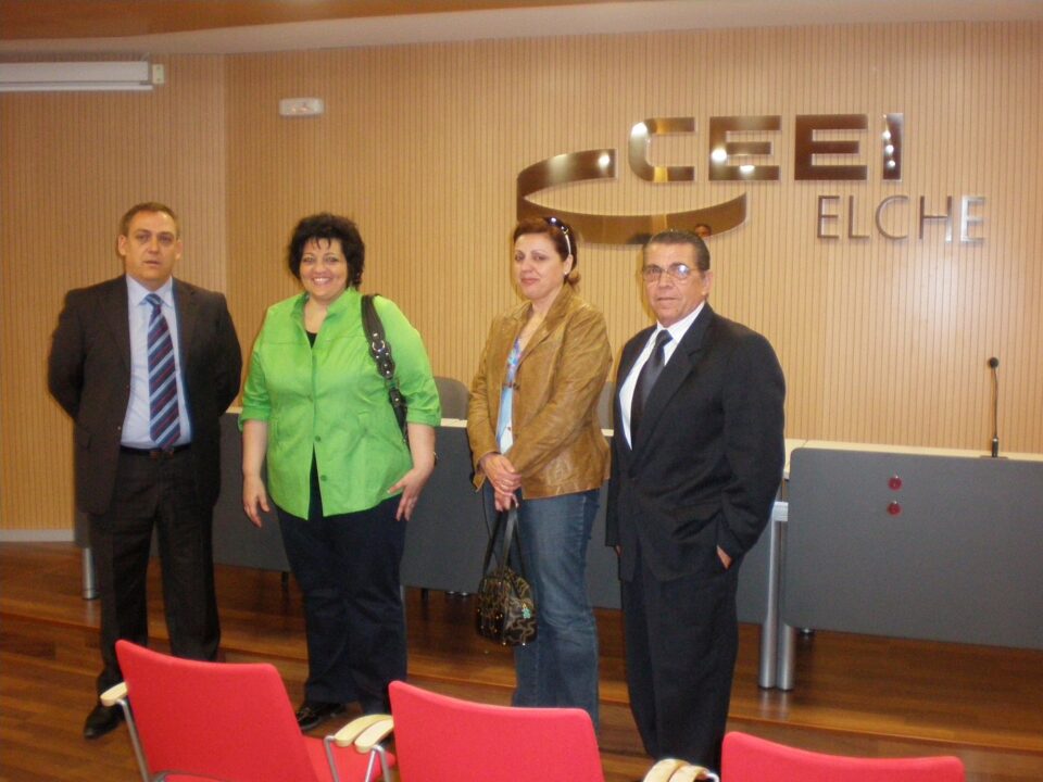 La alcaldesa de Monforte del Cid visita el CEEI de Elche