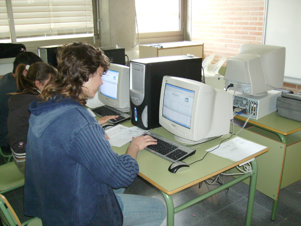 Los alumnos del Colegio público La Serranica y del IES N. º 2 de Aspe están realizando durante el presente curso escolar y dentro del programa de Educación Ambiental
