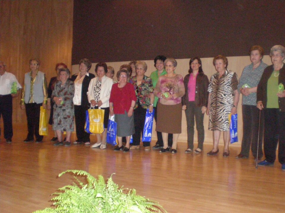 Entrega de premios del concurso de redacción y poesía de la Tercera Edad