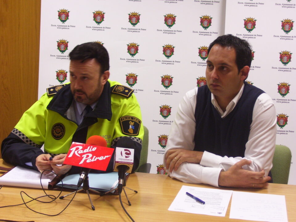 Trafico pone en marcha una campaña especial de control de ciclomotores y coches