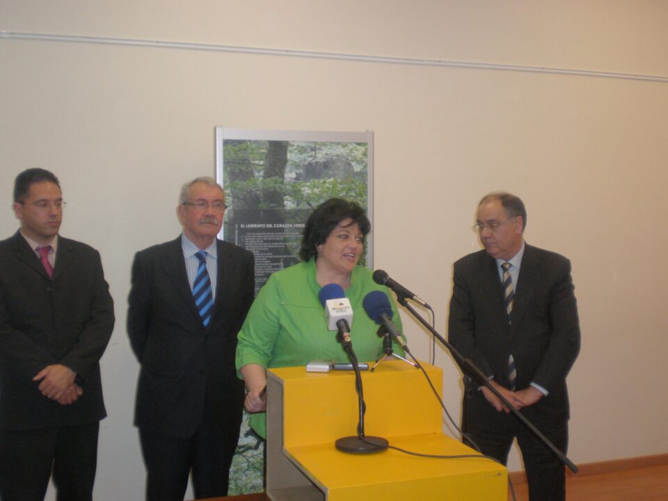 Inaugurada la exposición El laberinto del Corazón verde en Monforte del Cid