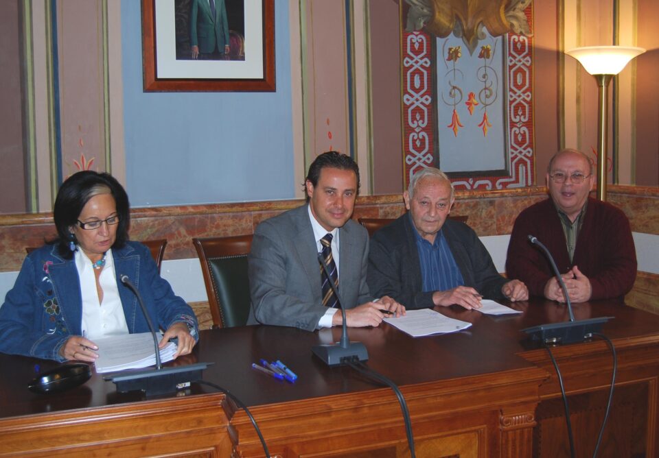 EL AYUNTAMIENTO FIRMA UN CONVENIO DE COLABORACIÓN CON LAS ASOCIACIONES SOCIOSANITARIAS DE VILLENA