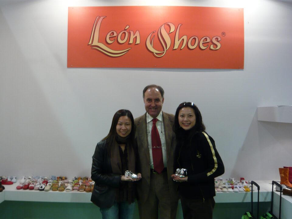 TRES SIGLOS DE LA FAMILIA GUILLEN: UNA ESTIRPE ININTERRUMPIDA VILLENENSE DE FABRICANTES DE CALZADO (1824-2008)