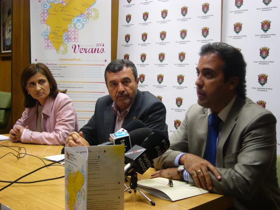 El Ayuntamiento subvenciona los cursos que costarán alrededor de 30 euros