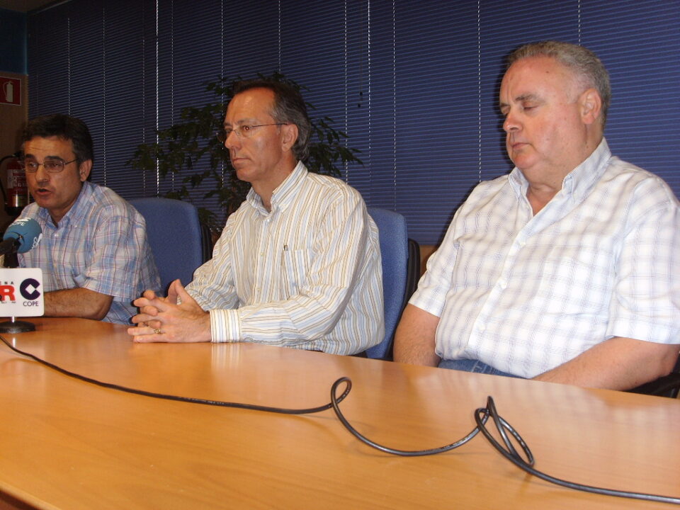 El Centro Comercial Ferri seguirá apoyando en exclusividad a los equipos del Villena C.F.