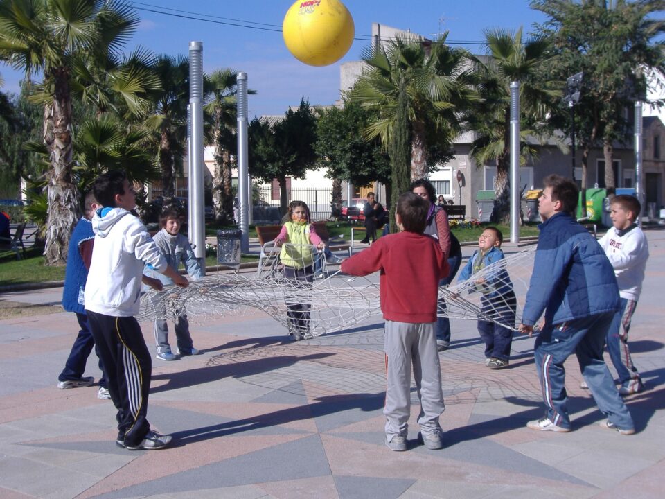 El Ayuntamiento de Monforte del Cid a través de la concejalía de Juventud y Educación presenta un año más la Escuela de Verano Municipal