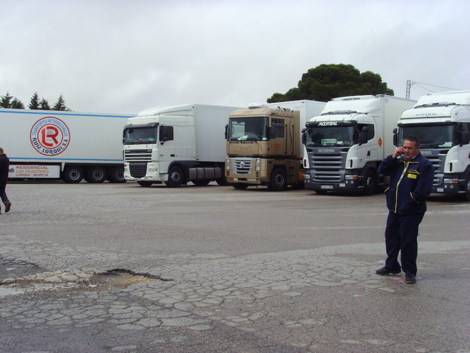 La huelga de transportistas se salda con dos muertes de piquete informativos uno en Granada y otro en Portugal