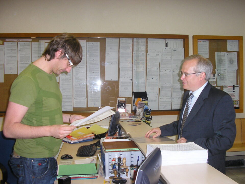 Reunión mantenida entre los miembros de la Junta Directiva de la Asociación de Familiares y Amigos de Enfermos de Alzheimer y la Alcaldesa