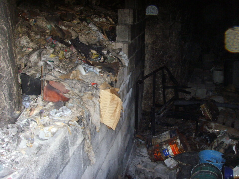 Muere una persona al incendiarse su vivienda cerca del castillo