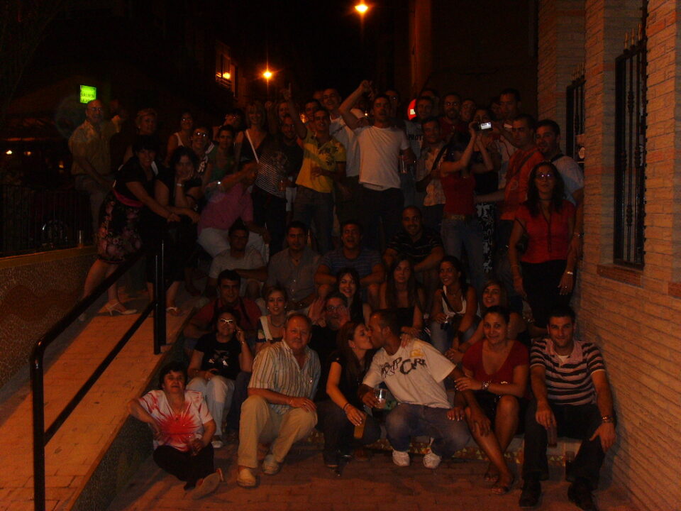 Emotiva serenata a la pareja de novios José Moyá y Mª Belén Gómez