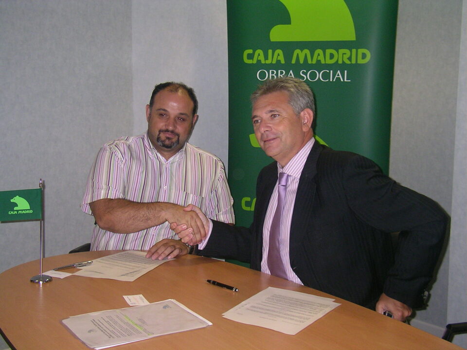 Entregan 120.000 euros a COCEMFE para construir su residencia en Petrer