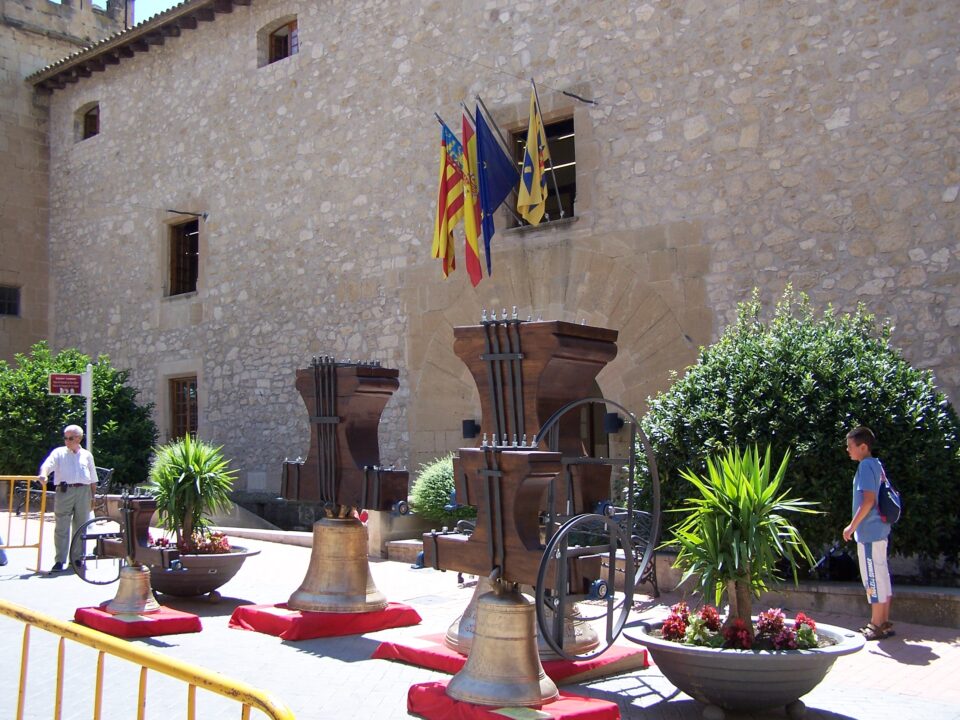 LLegan las campanas a la Iglesia